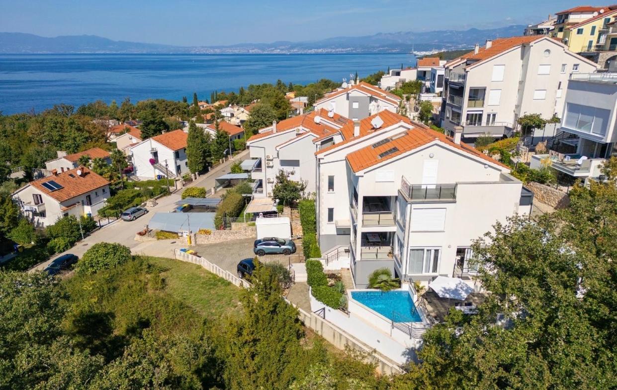Apartment Sasso Bianco With The Private Pool Нивице Екстериор снимка