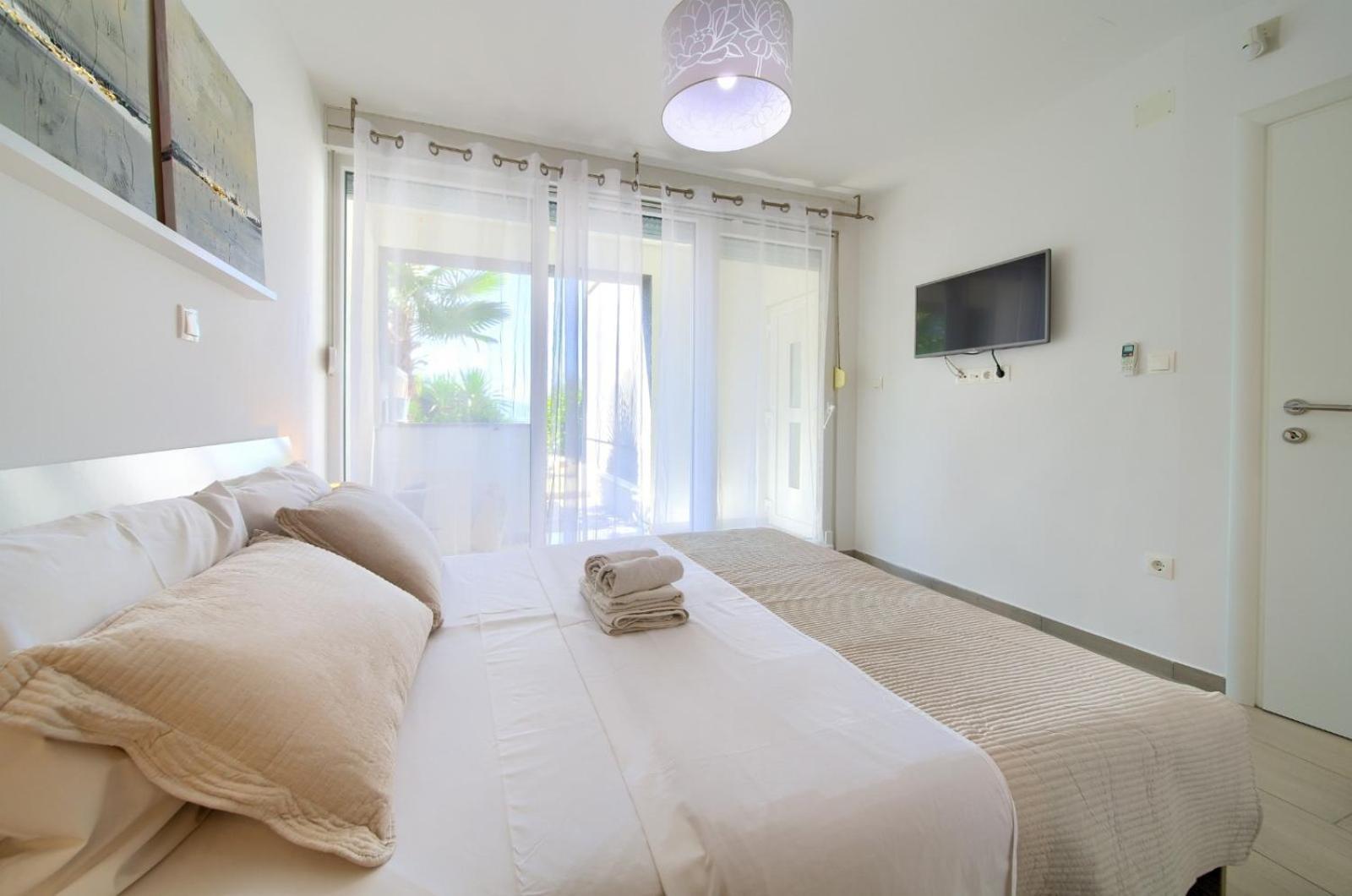 Apartment Sasso Bianco With The Private Pool Нивице Екстериор снимка